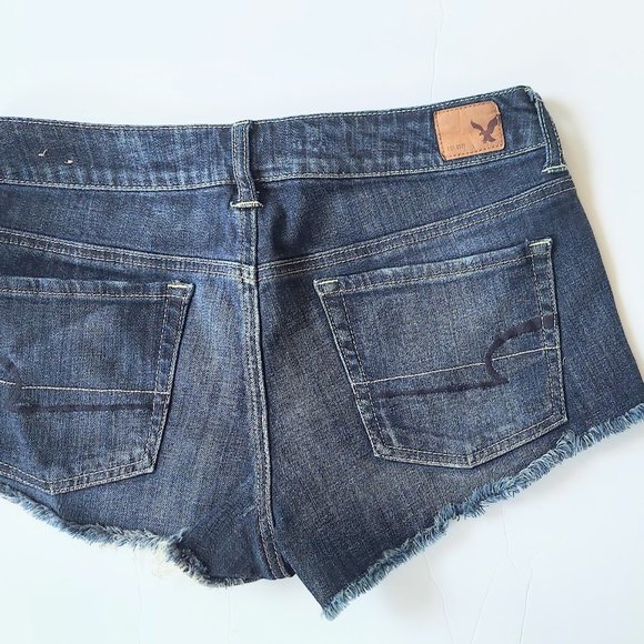 American Eagle Womens Size 6 Cut Off Stretch Jean Shorts Dark Wash Blue - Picture 3 of 4